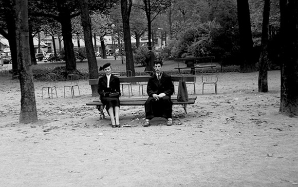 Young Man & Woman, Paris 1952 ©George S. Zimbel